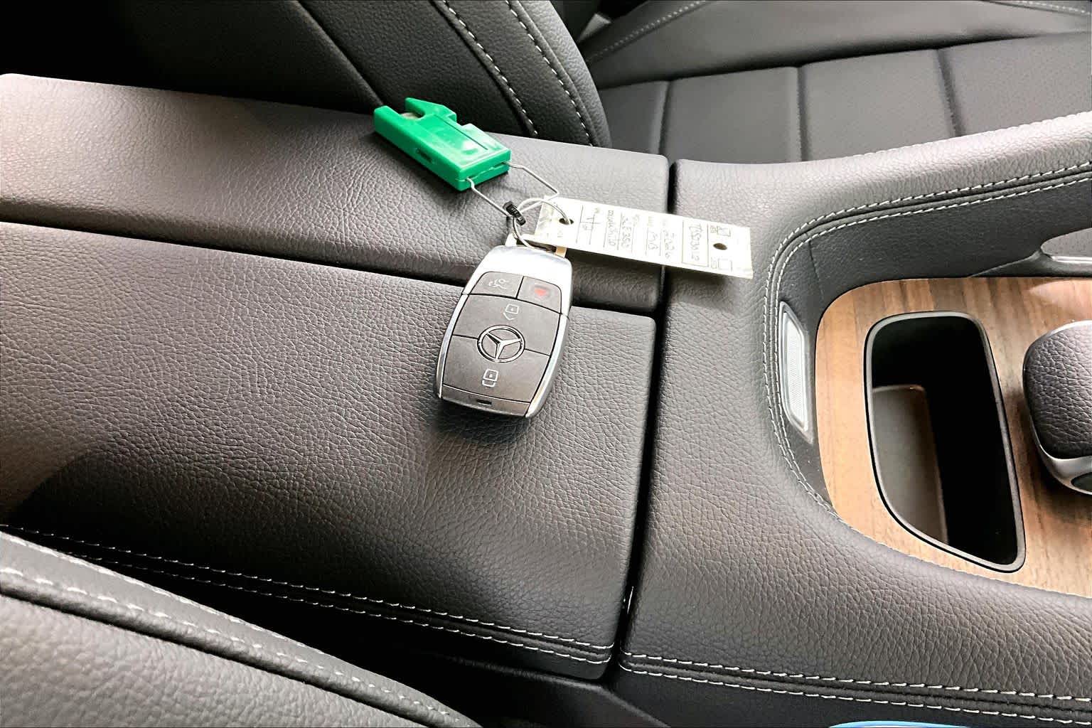 Thumbnail: 2026 Mercedes-Benz GLE - 20