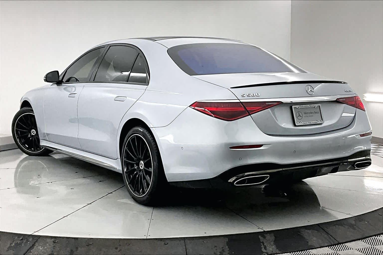 Thumbnail: 2024 Mercedes-Benz S-Class - 4