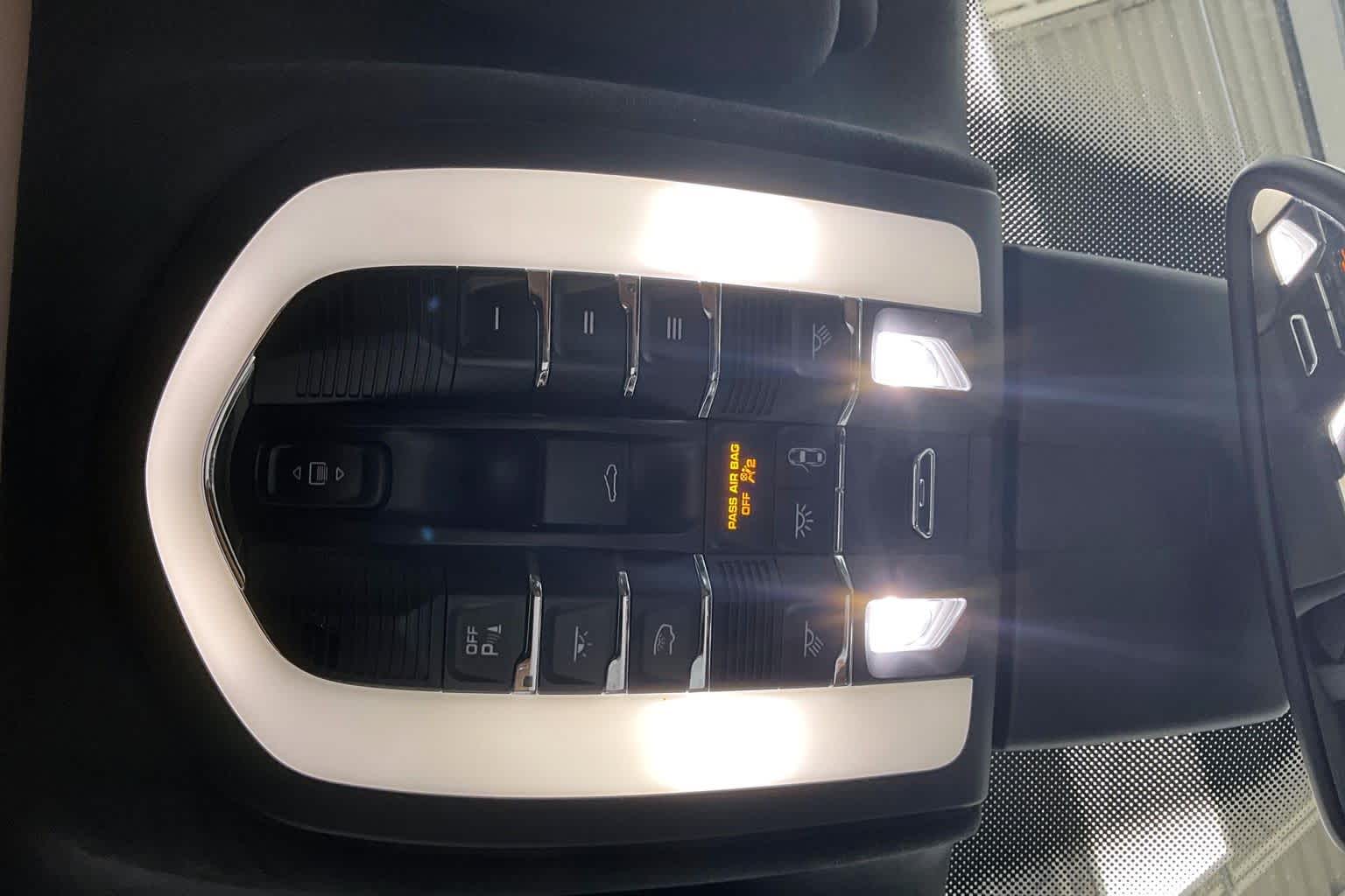 Thumbnail: 2017 Porsche Cayenne - 28