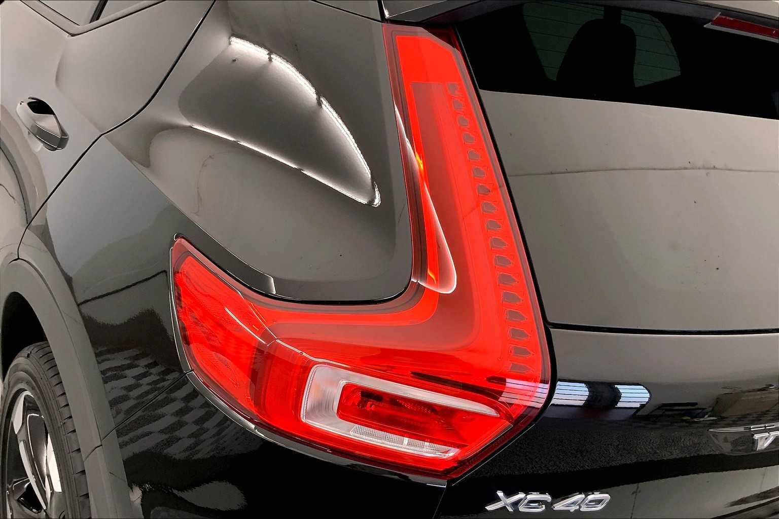 Thumbnail: 2020 Volvo XC40 - 25