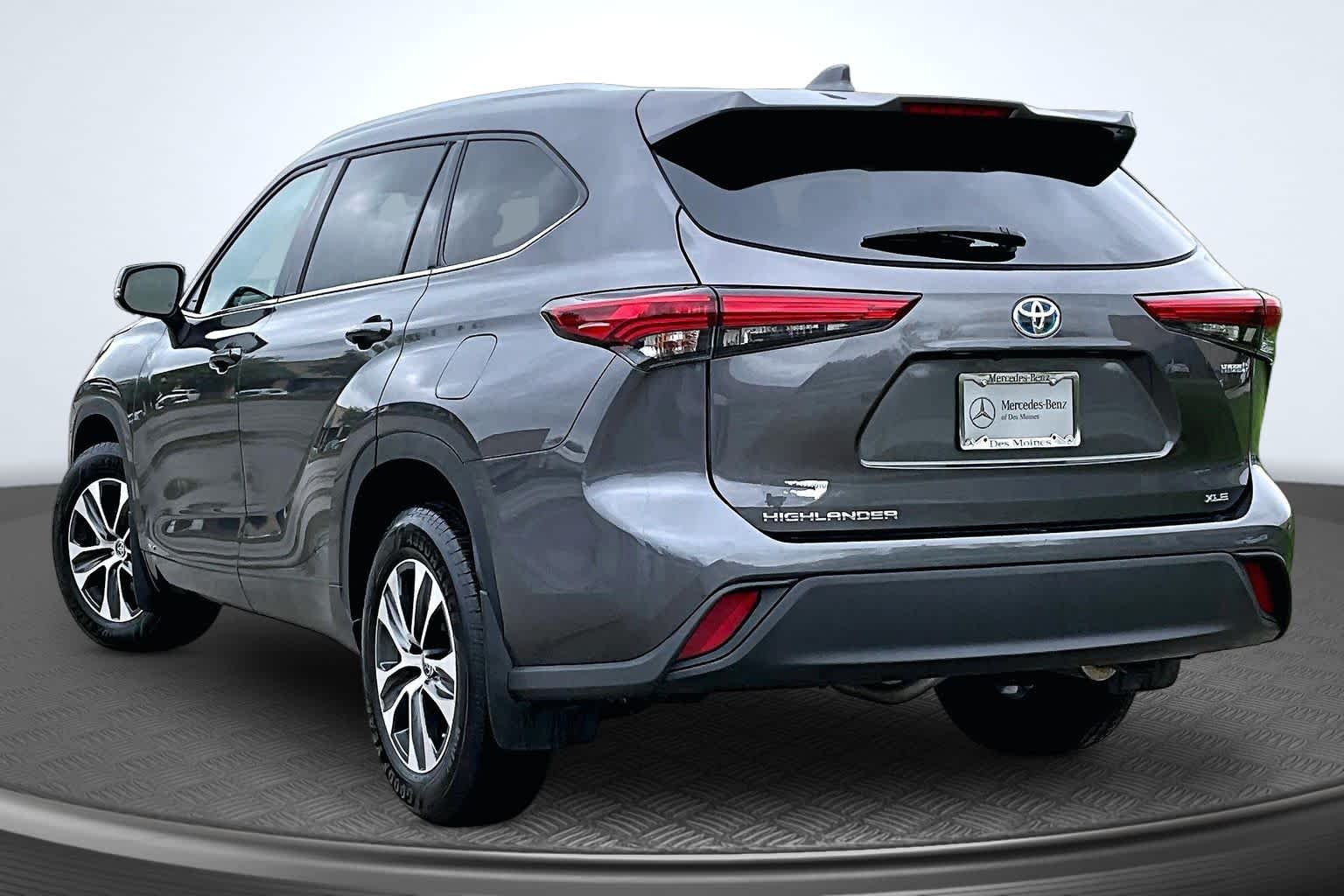 Thumbnail: 2022 Toyota Highlander - 4