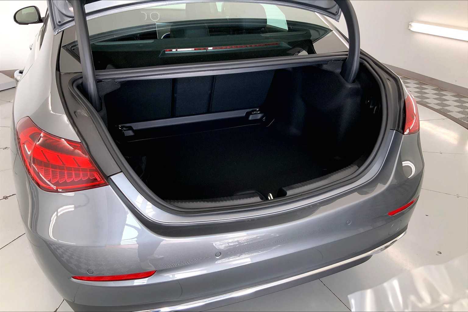 Thumbnail: 2025 Mercedes-Benz C-Class - 19