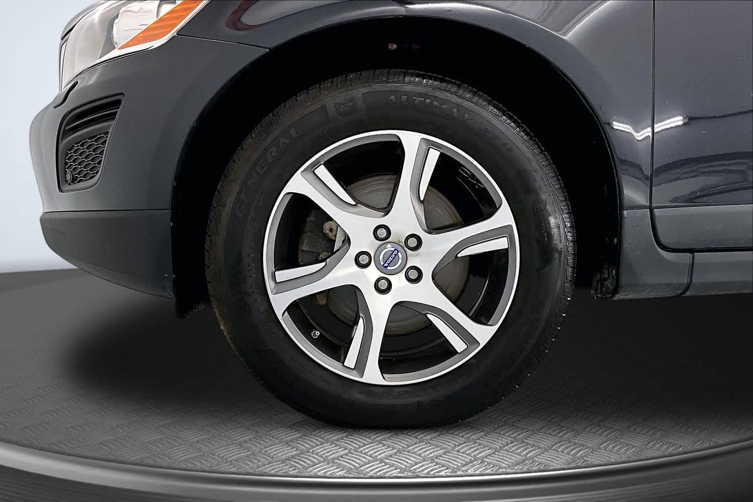 Thumbnail: 2013 Volvo XC60 - 8