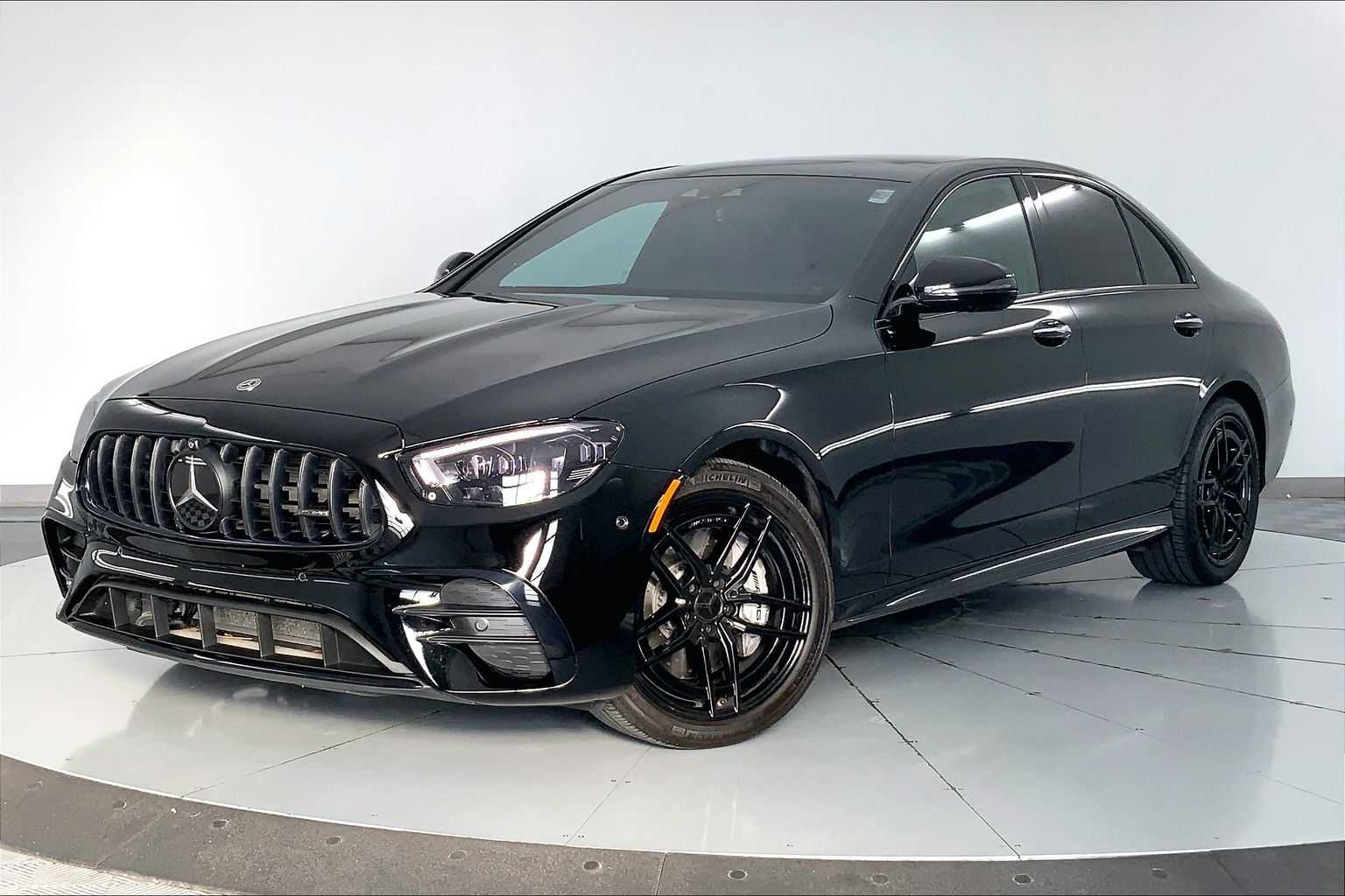 Thumbnail: 2022 Mercedes-Benz E-Class - 1