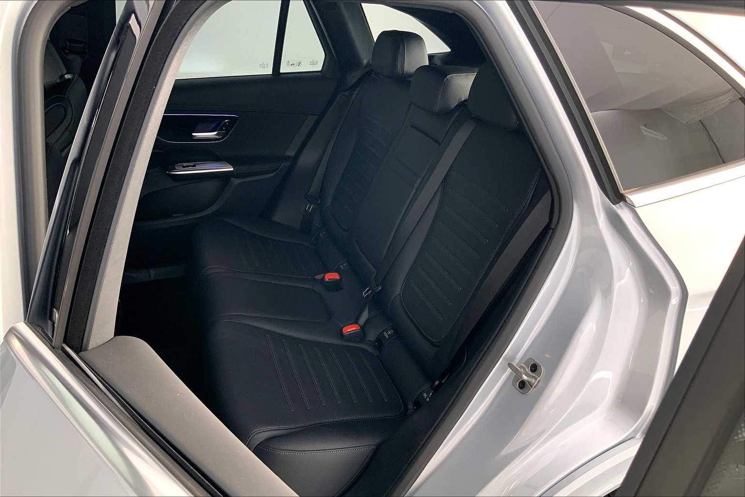 Thumbnail: 2025 Mercedes-Benz GLC - 13