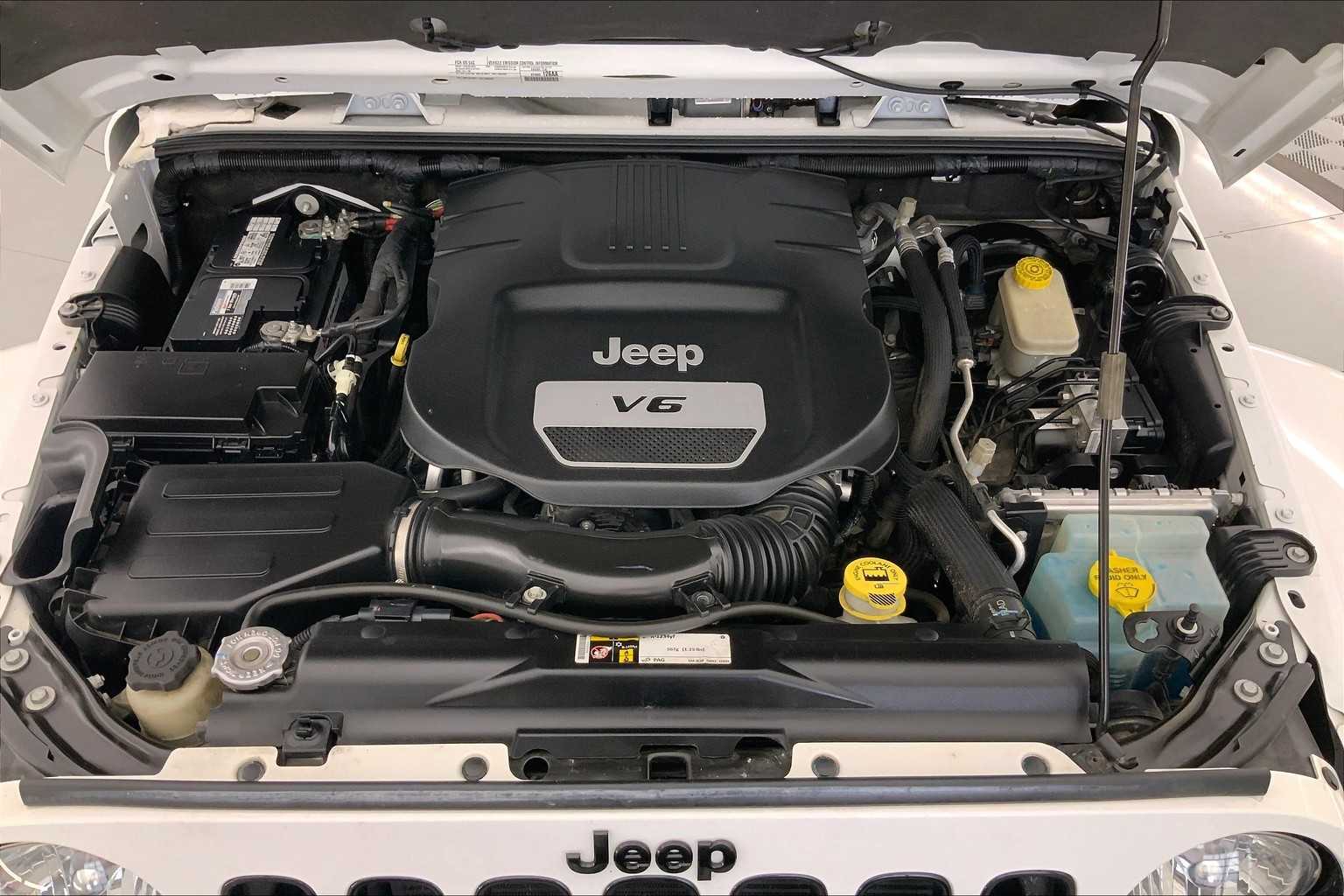 2015 Jeep Wrangler Unlimited Sahara 8