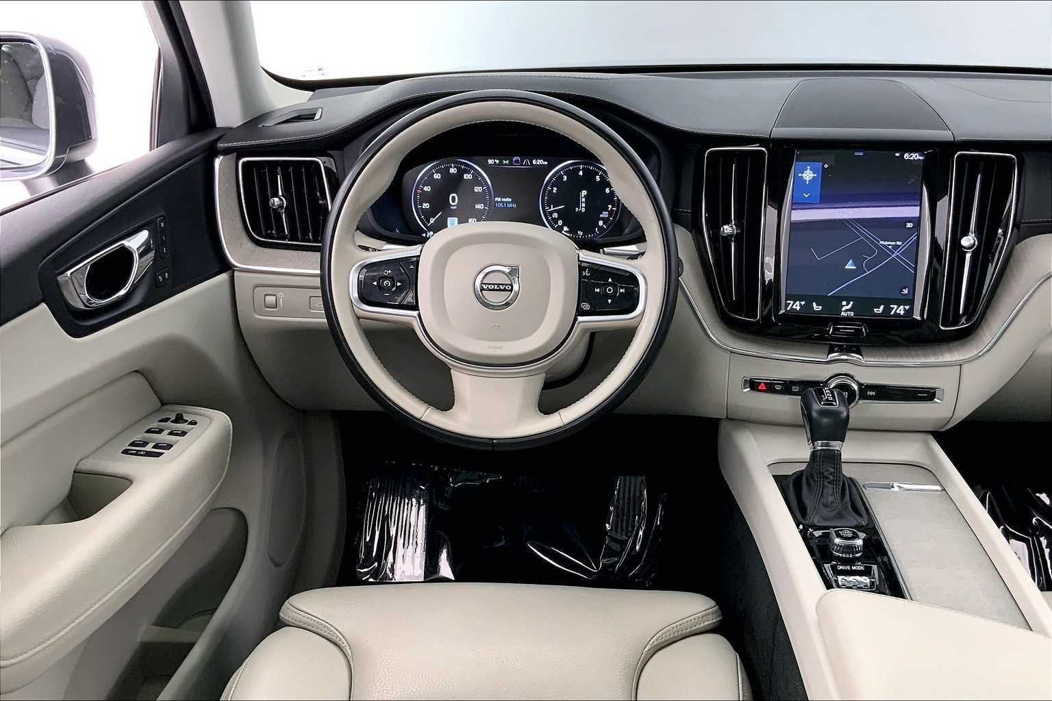 Thumbnail: 2018 Volvo XC60 - 15