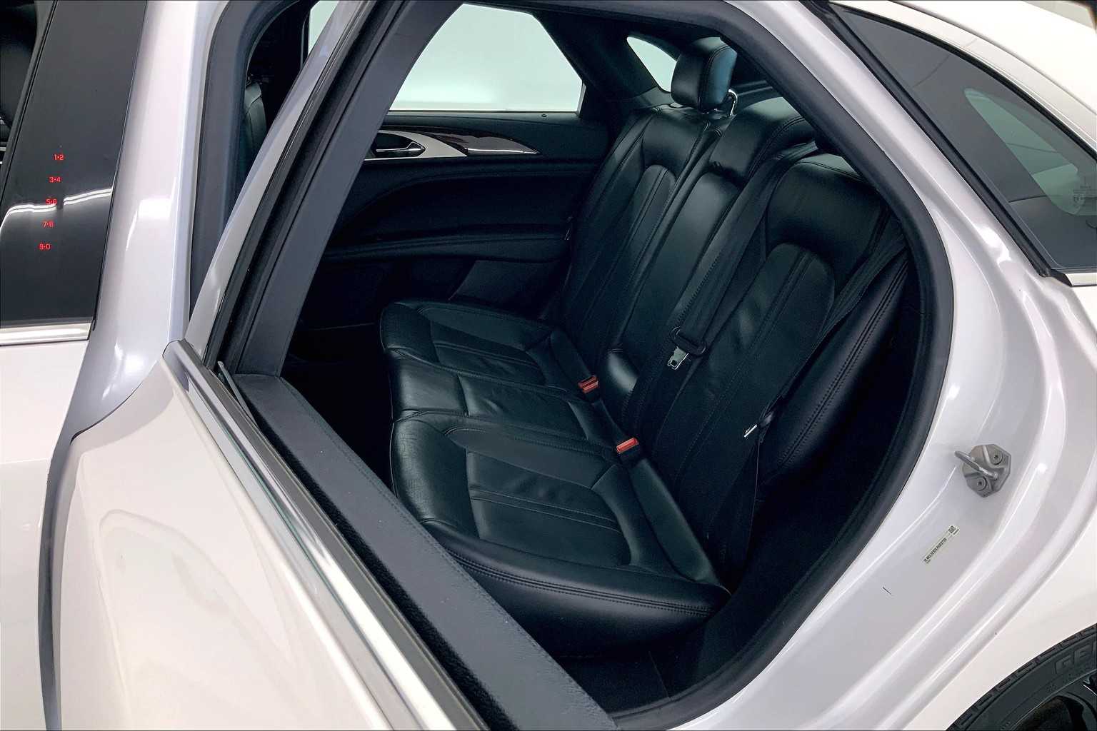 Thumbnail: 2020 Lincoln MKZ - 13