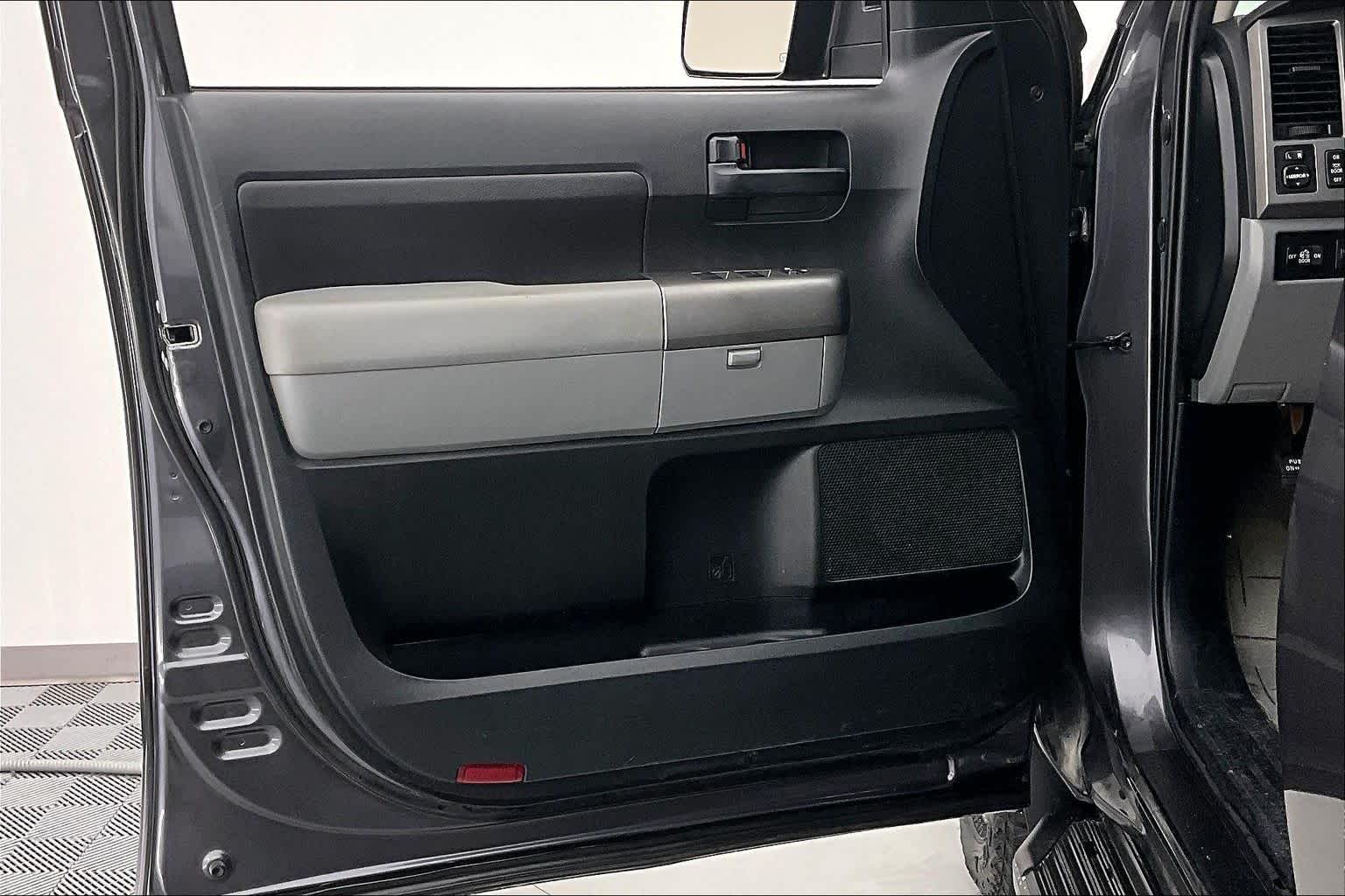 Thumbnail: 2011 Toyota Tundra - 22