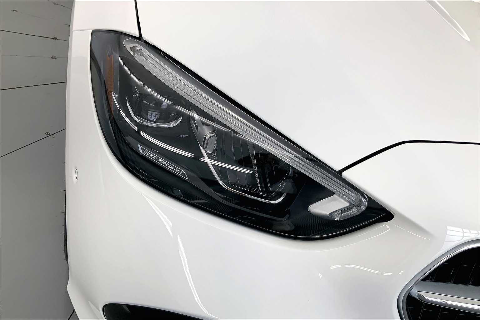 Thumbnail: 2025 Mercedes-Benz C-Class - 21