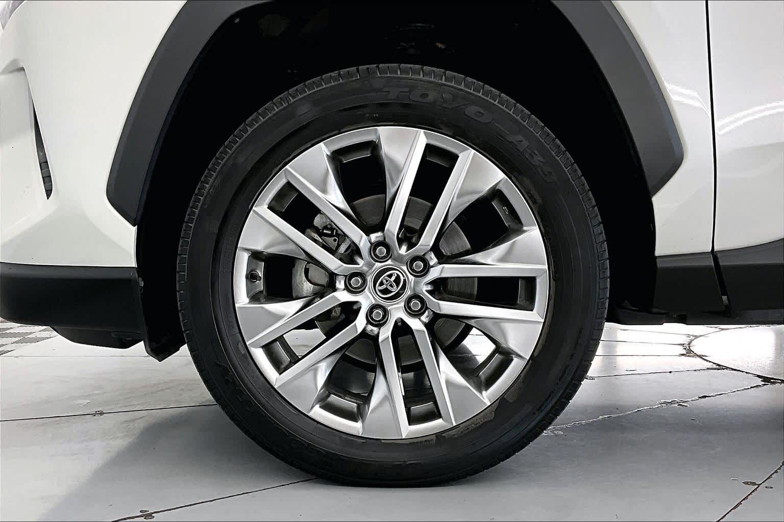 Thumbnail: 2021 Toyota RAV4 - 8