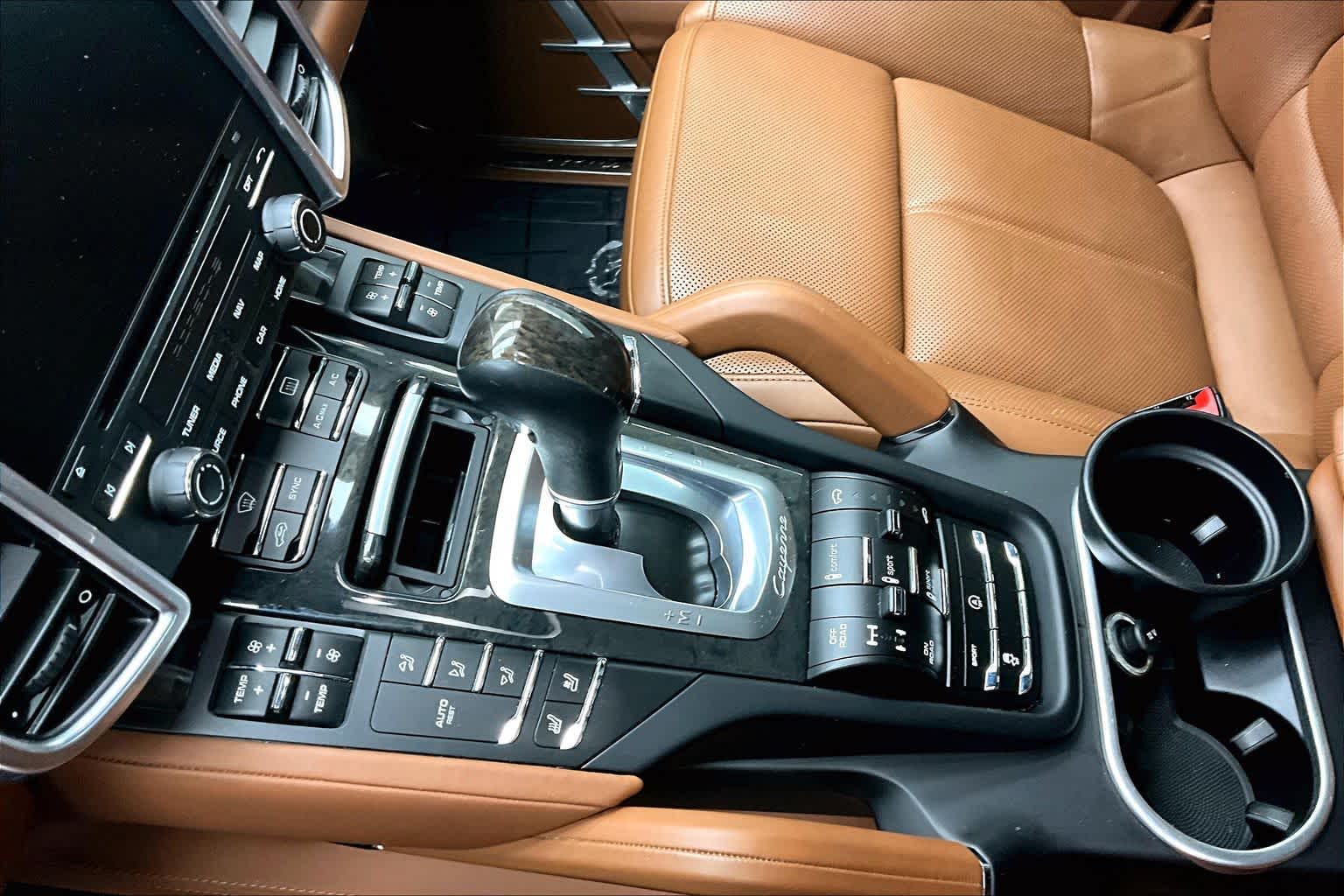 Thumbnail: 2017 Porsche Cayenne - 17