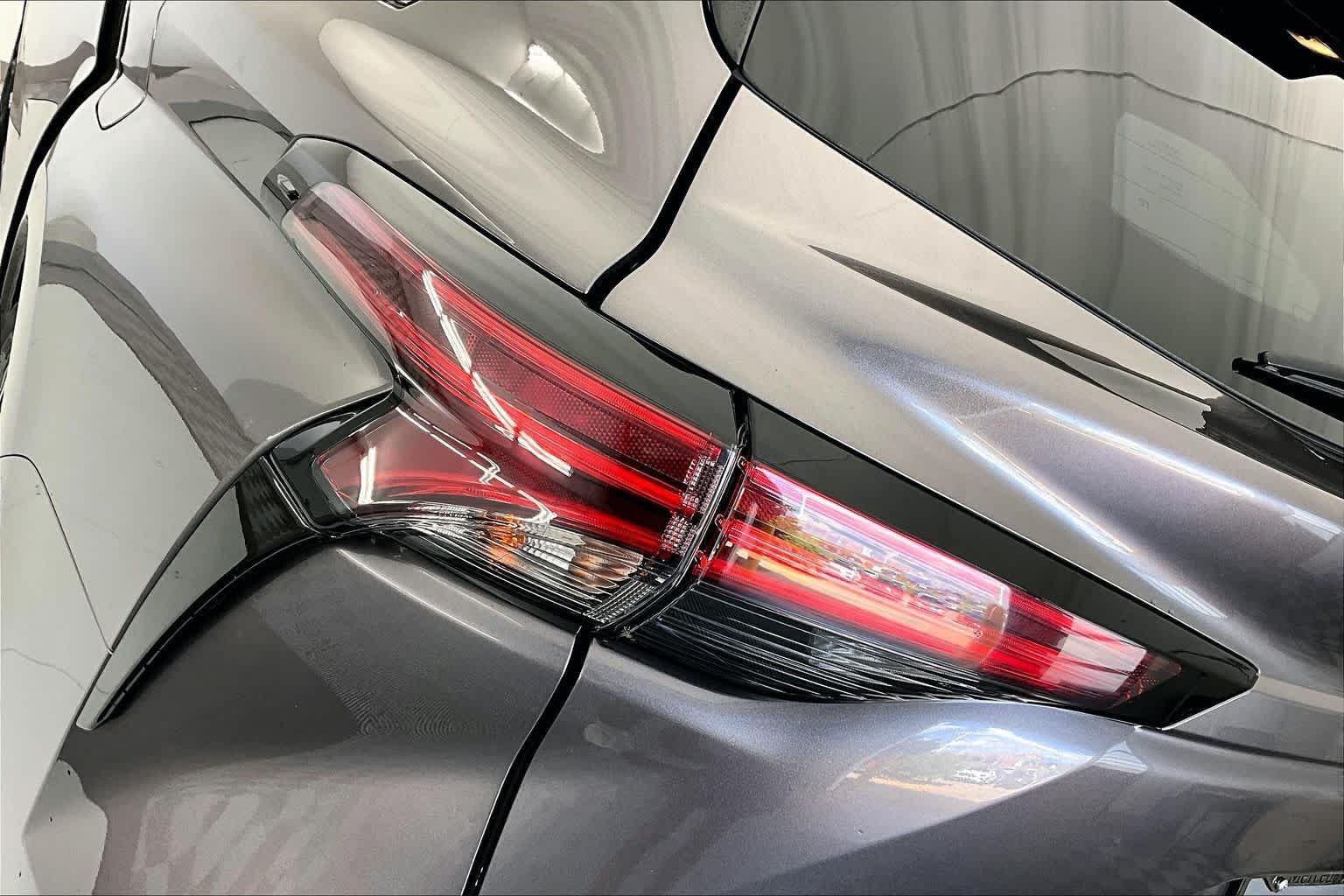 Thumbnail: 2021 Toyota Sienna - 24