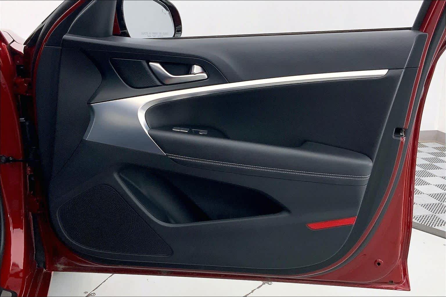 Thumbnail: 2023 Genesis G70 - 23