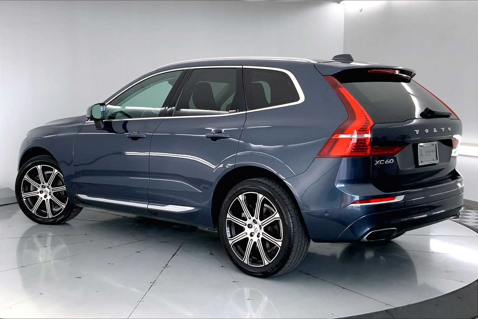 Thumbnail: 2019 Volvo XC60 - 4