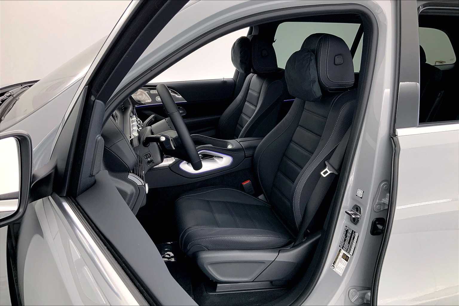 2025 Mercedes-Benz GLS 450 4MATIC 11