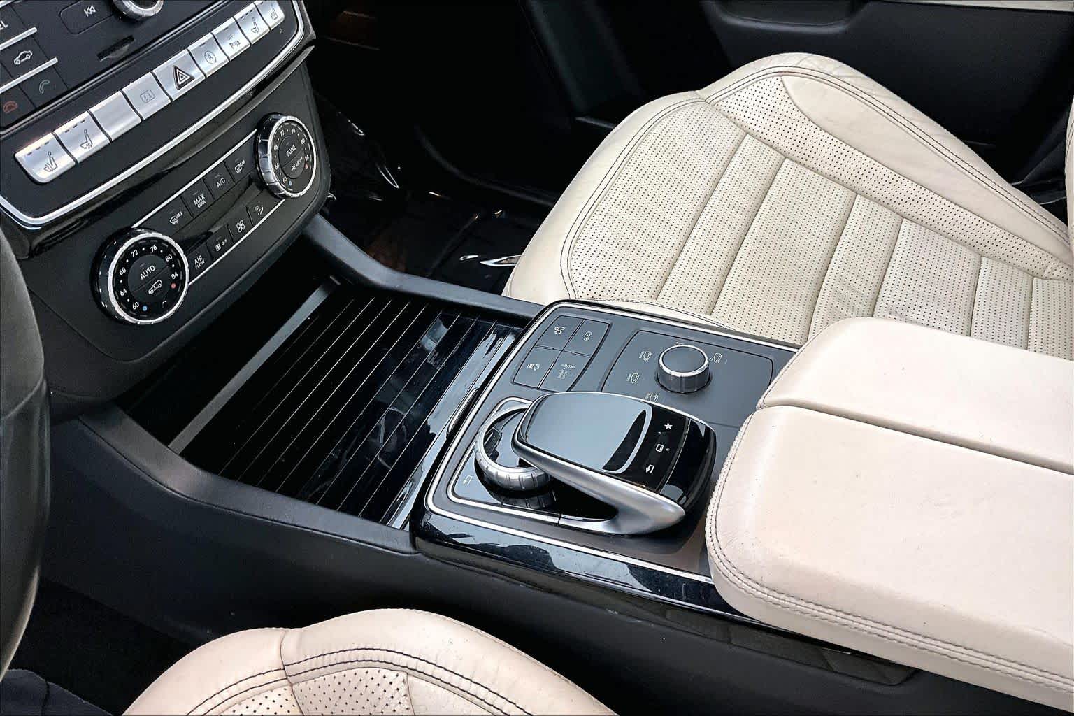 Thumbnail: 2017 Mercedes-Benz GL-Class - 17