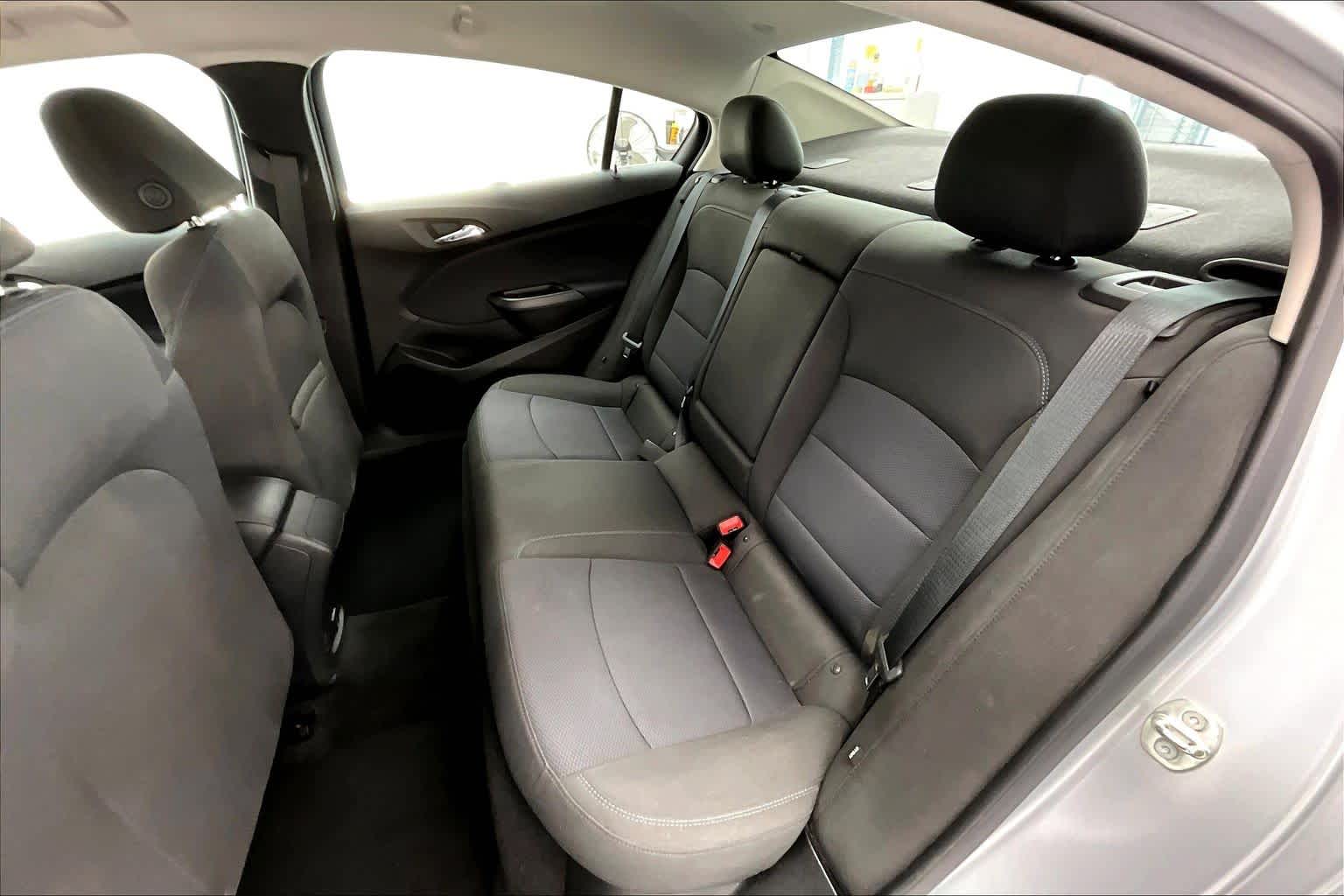 Thumbnail: 2018 Chevrolet Cruze - 13