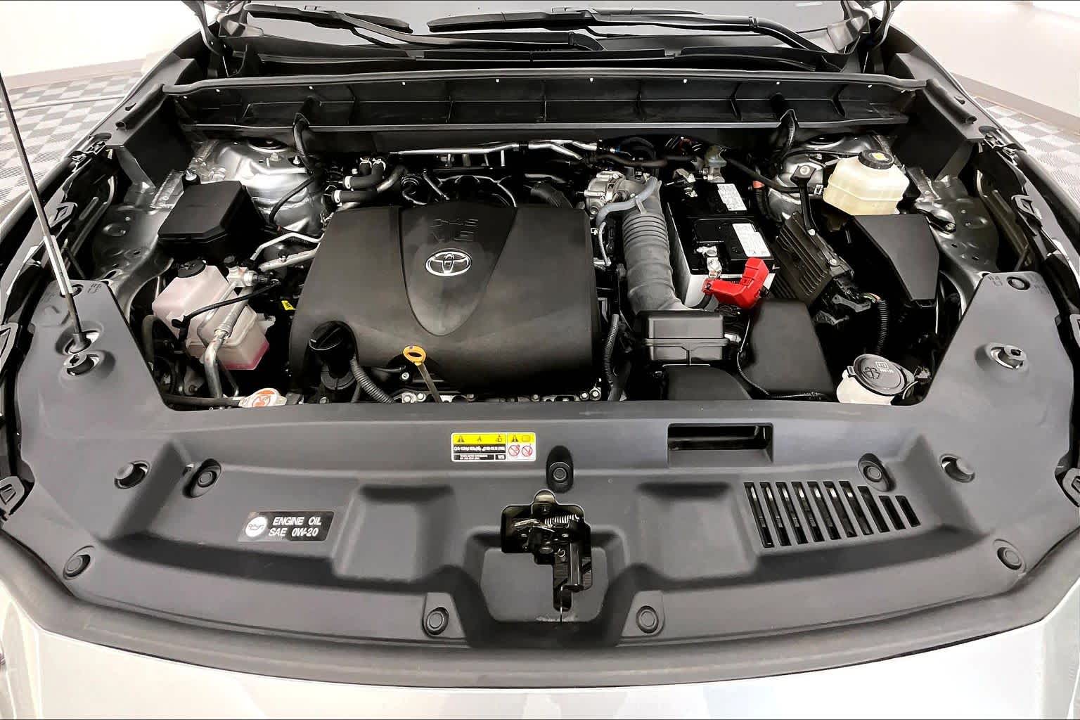 Thumbnail: 2022 Toyota Highlander - 8