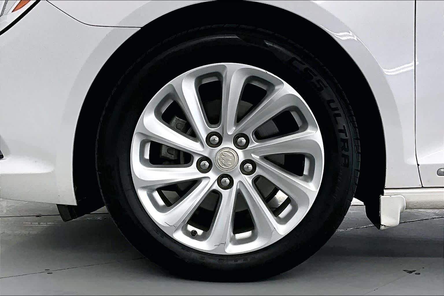 Thumbnail: 2015 Buick LaCrosse - 8