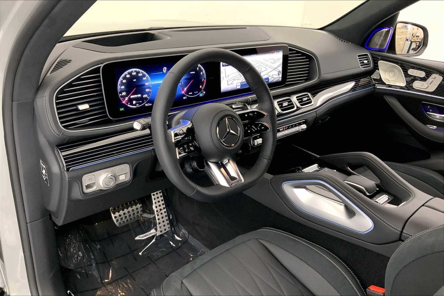 Thumbnail: 2025 Mercedes-Benz GL-Class - 2