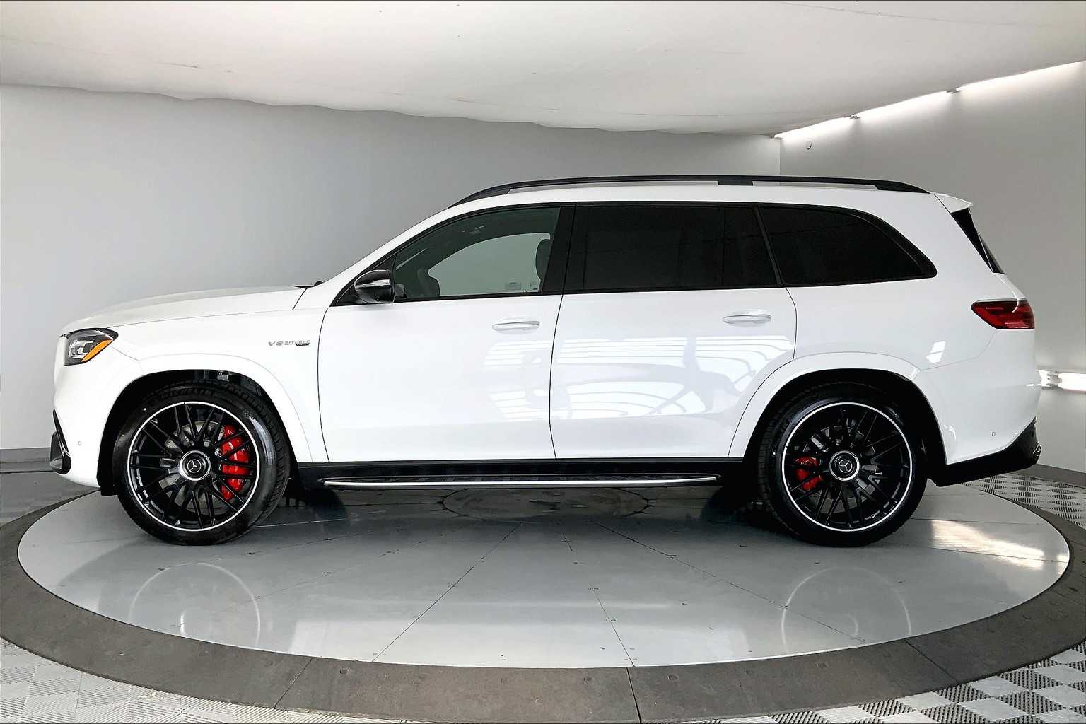 Thumbnail: 2025 Mercedes-Benz GL-Class - 3