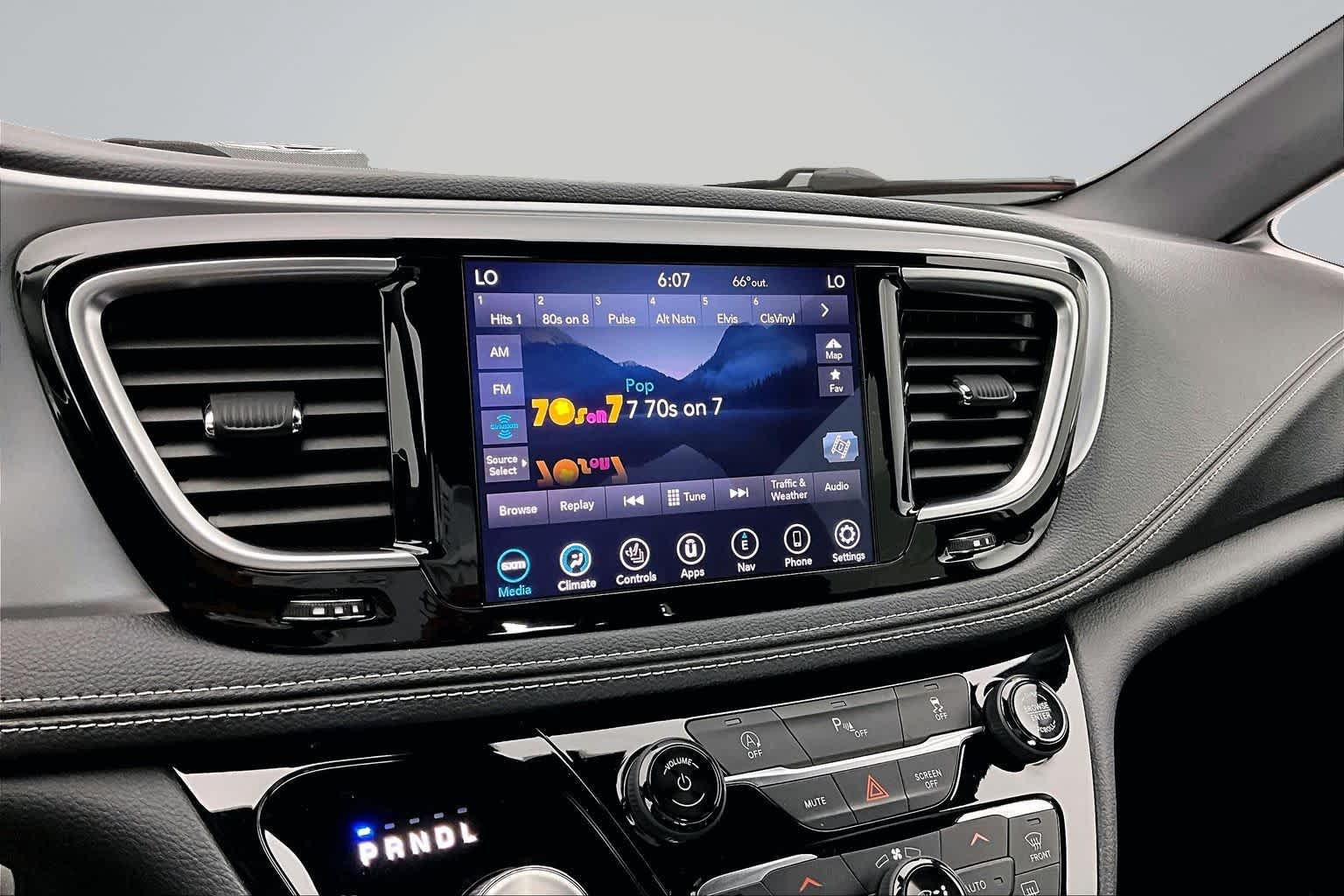 Thumbnail: 2020 Chrysler Pacifica - 16