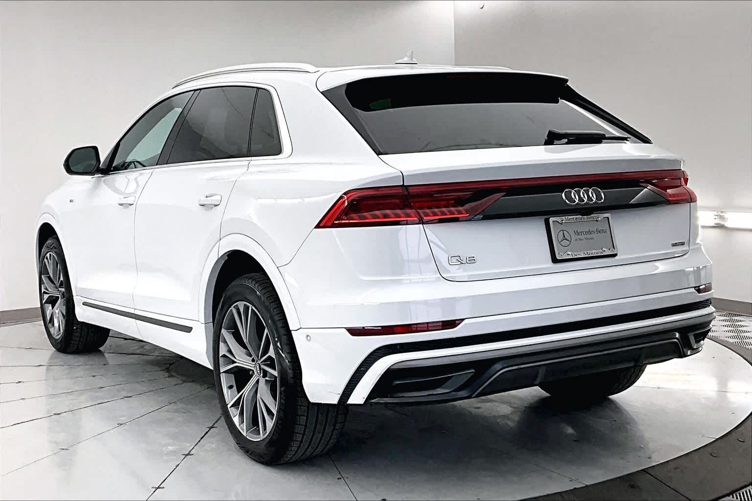 Thumbnail: 2021 Audi Q8 - 4