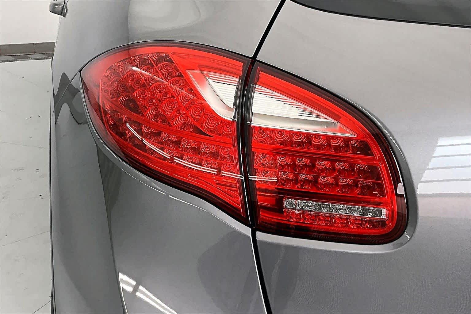 Thumbnail: 2014 Porsche Cayenne - 25