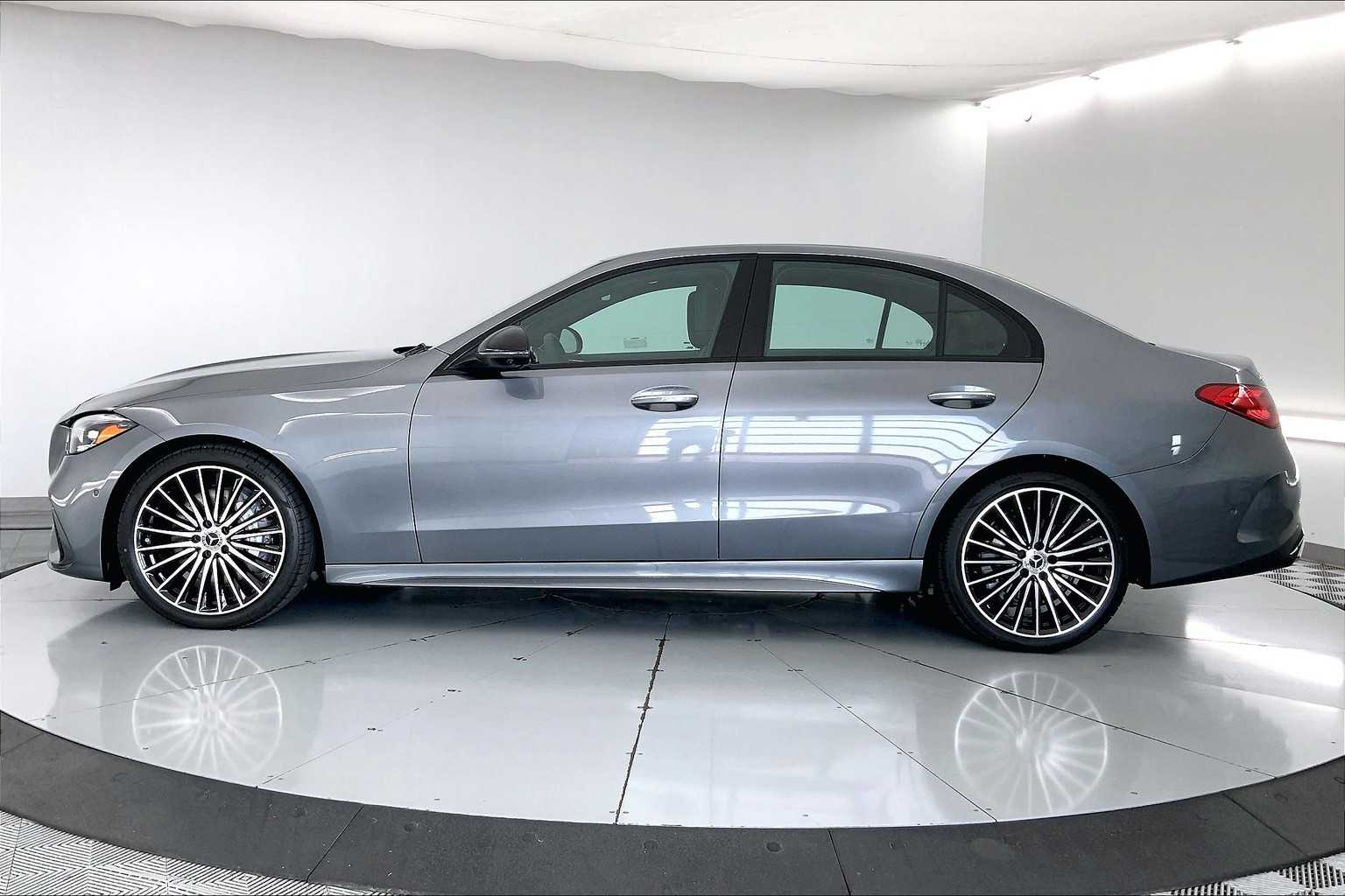 Thumbnail: 2025 Mercedes-Benz C-Class - 3