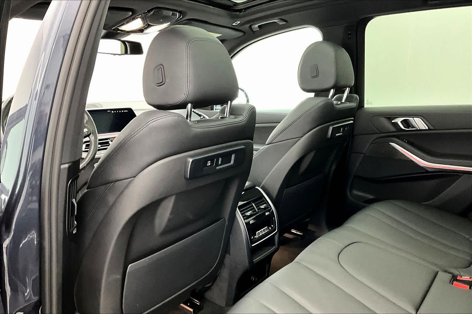 Thumbnail: 2022 BMW X5 - 12