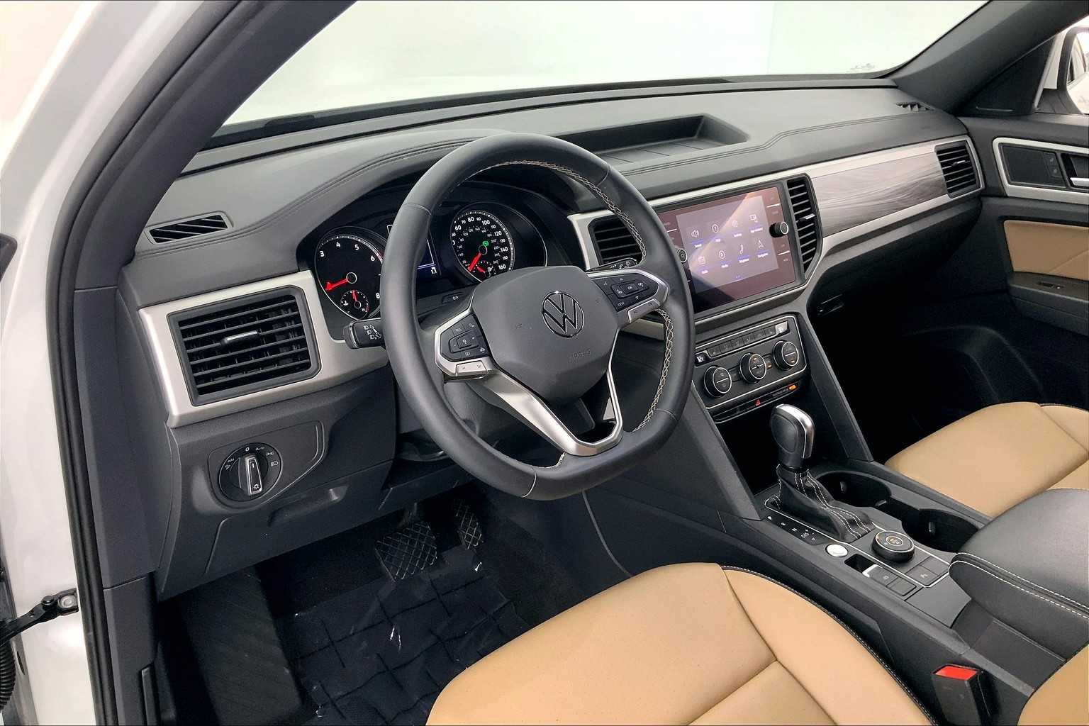 Thumbnail: 2021 Volkswagen Atlas - 2