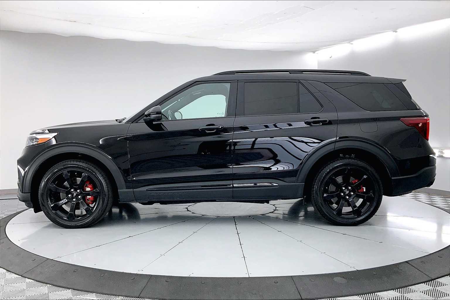 Thumbnail: 2023 Ford Explorer - 3