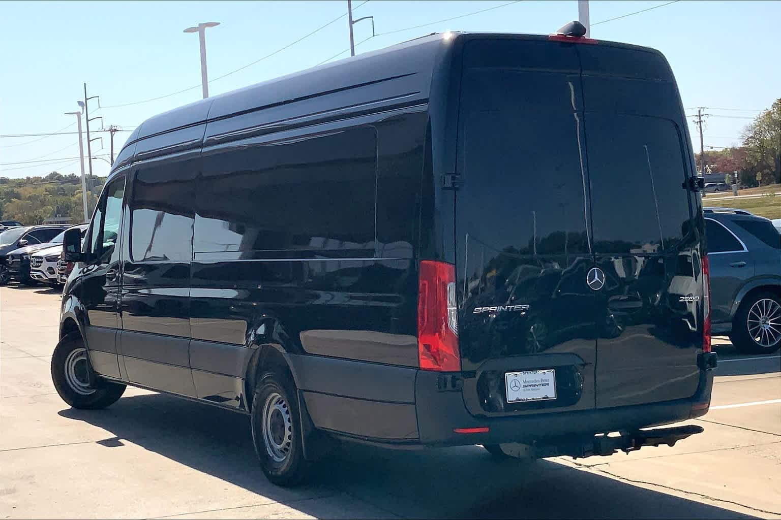 Thumbnail: 2025 Mercedes-Benz Sprinter - 4