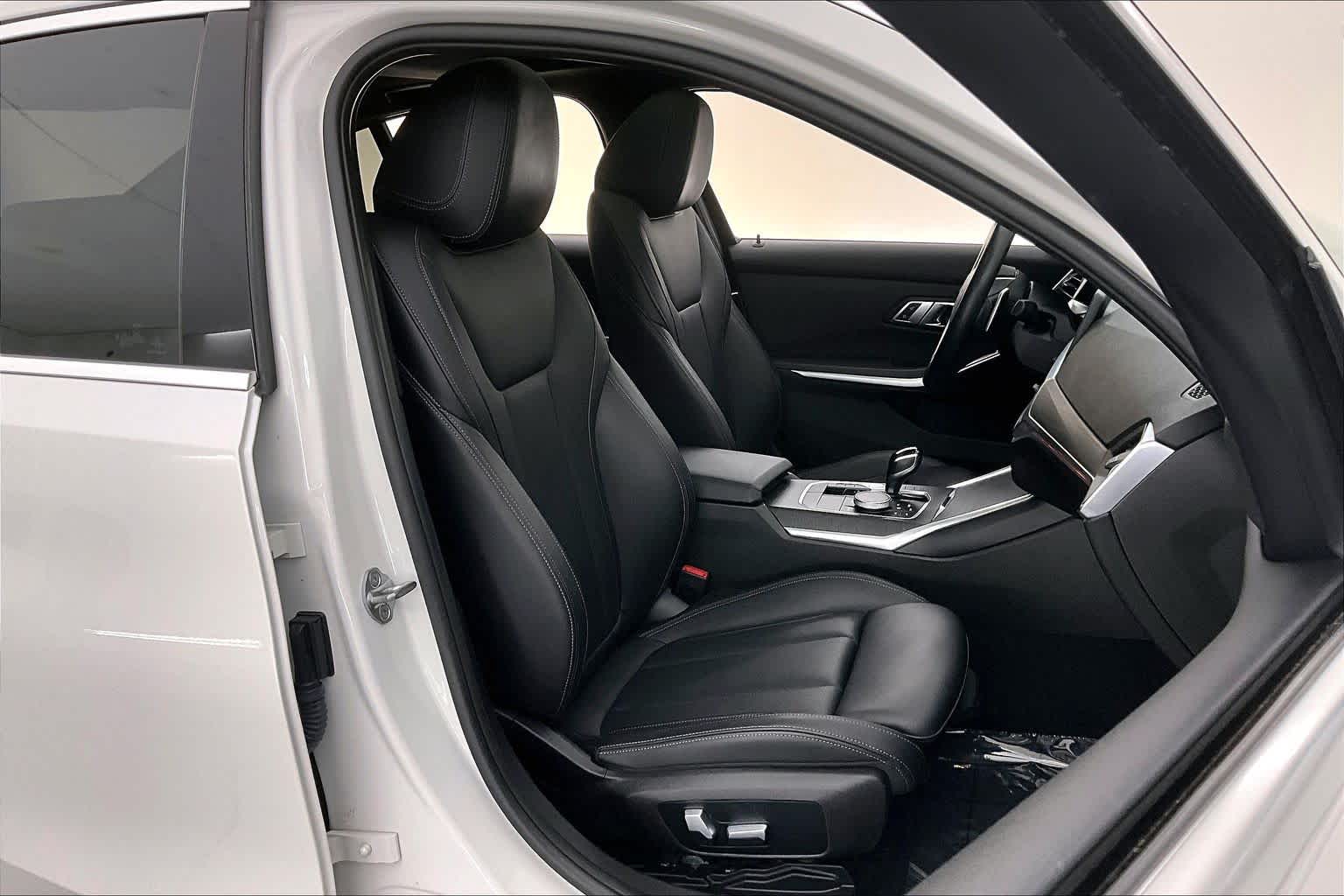 Thumbnail: 2022 BMW 3 Series - 14