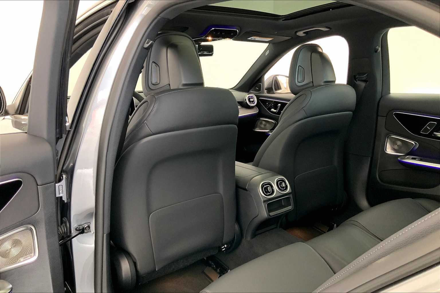 Thumbnail: 2025 Mercedes-Benz C-Class - 12