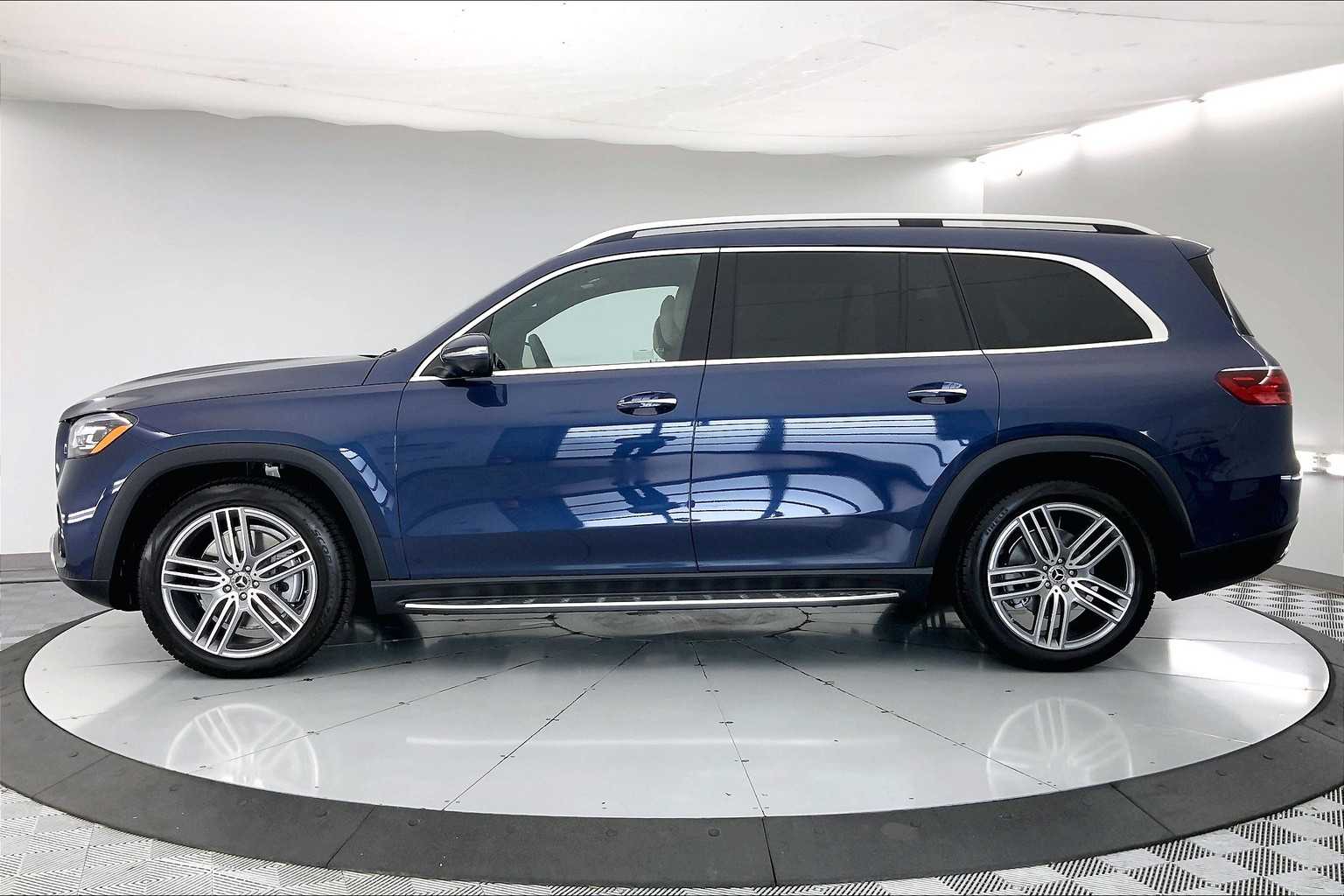 Thumbnail: 2026 Mercedes-Benz GLS - 3