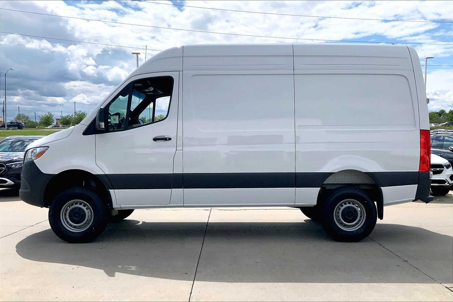 2025 Mercedes-Benz Sprinter 2500 3