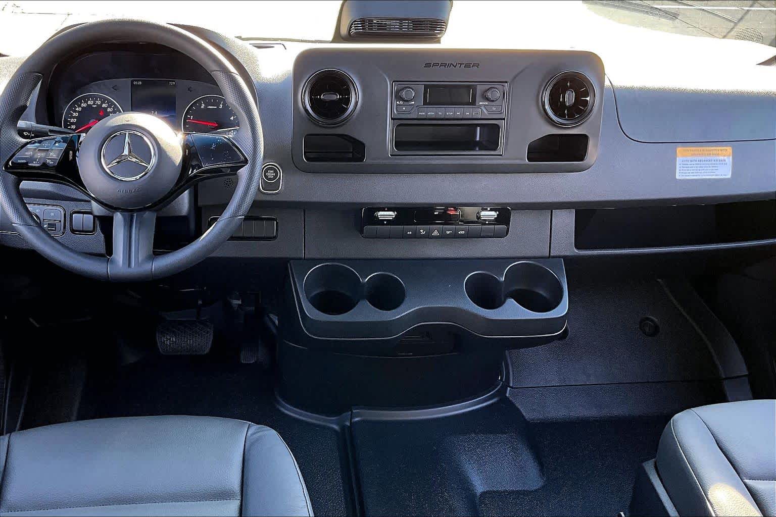 Thumbnail: 2026 Mercedes-Benz Sprinter - 14