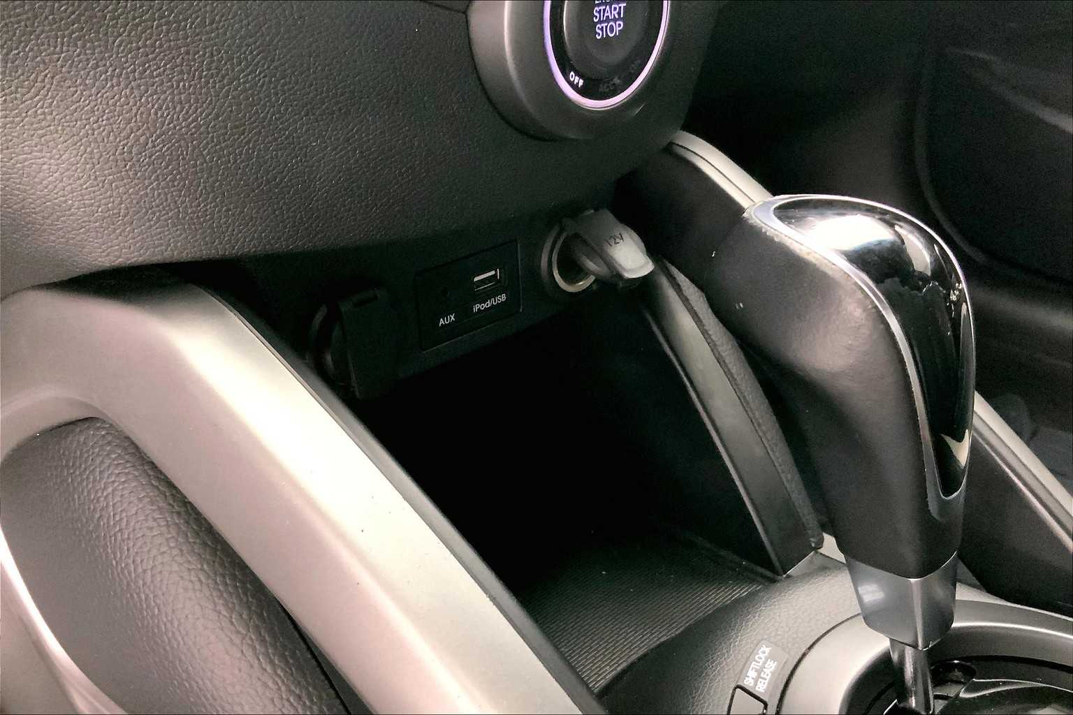 Thumbnail: 2015 Hyundai Veloster - 26