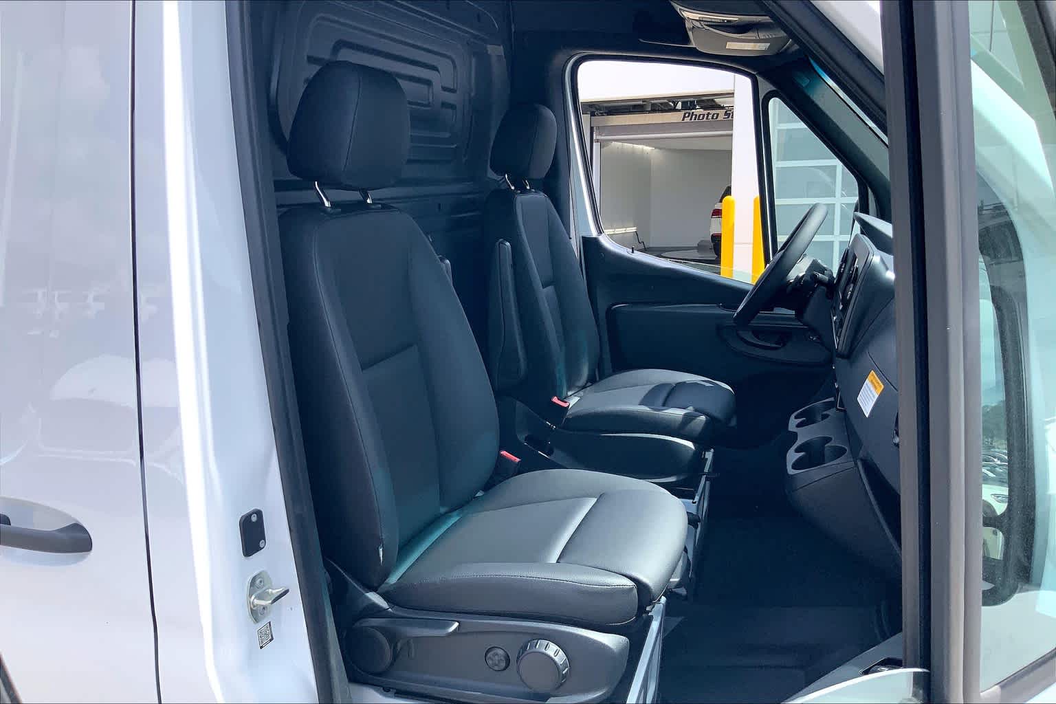 Thumbnail: 2024 Mercedes-Benz Sprinter - 13