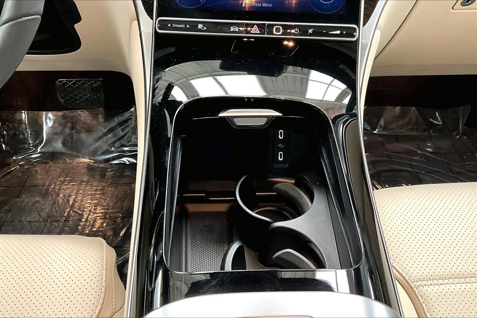 Thumbnail: 2025 Mercedes-Benz GLC - 27