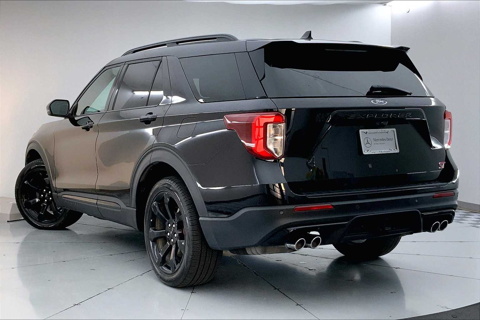 Thumbnail: 2023 Ford Explorer - 4