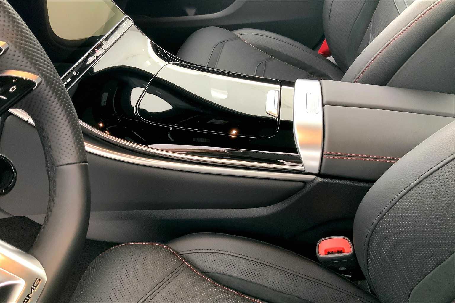 Thumbnail: 2025 Mercedes-Benz GLC - 17