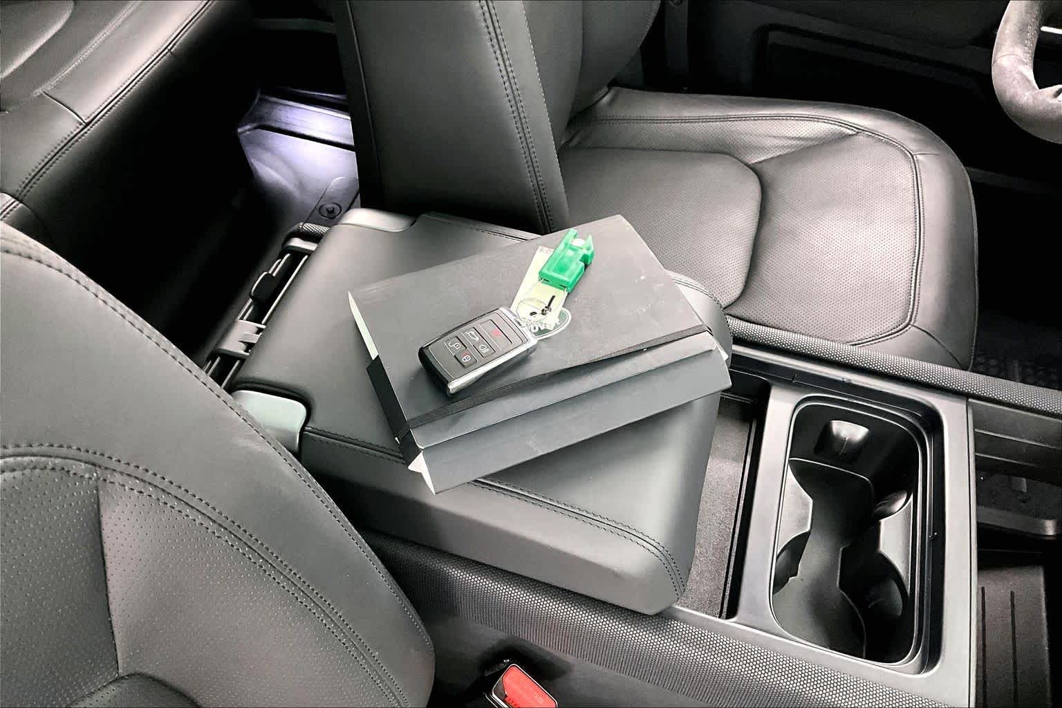 Thumbnail: 2024 Land Rover Defender - 20