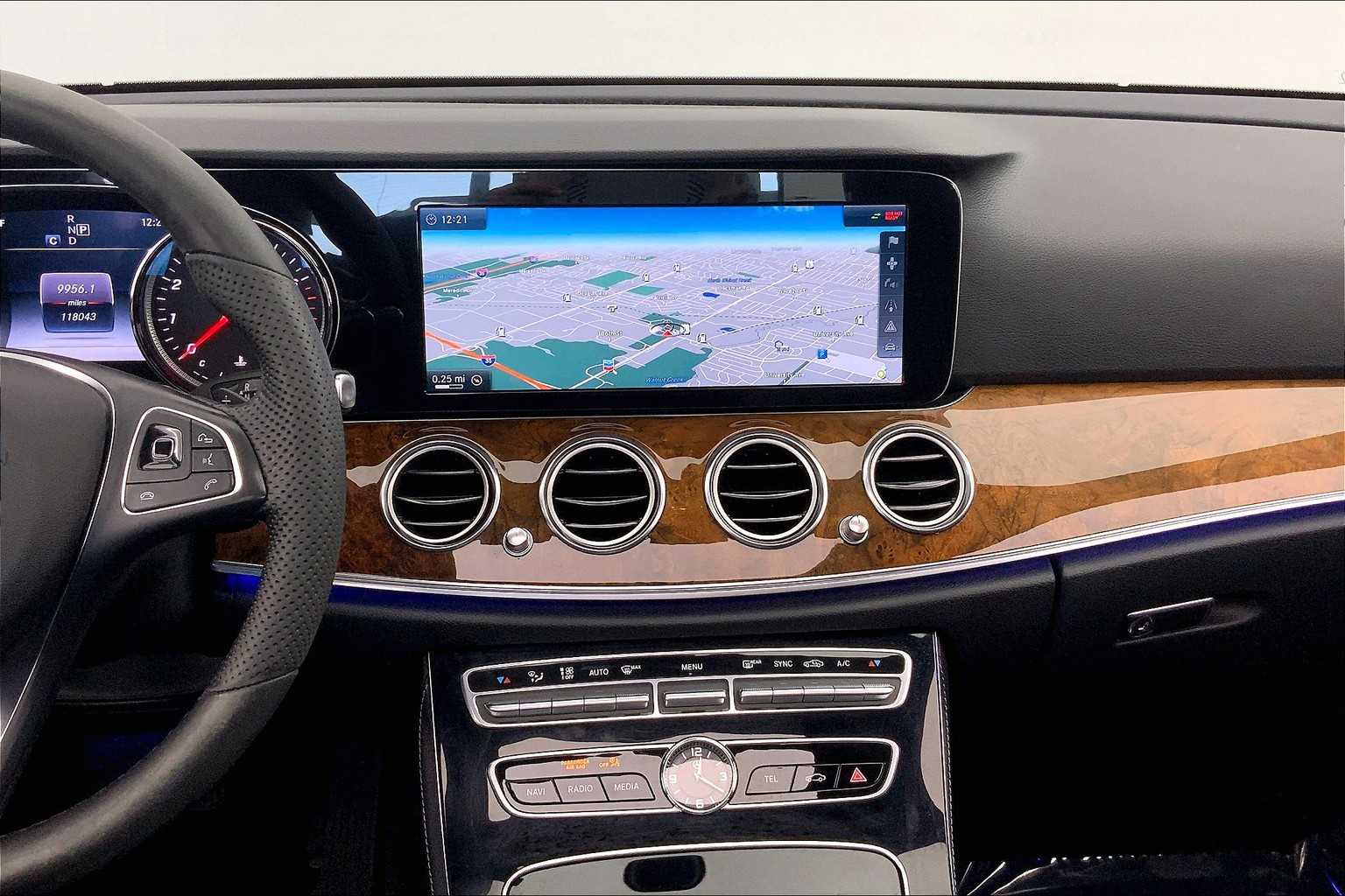 Thumbnail: 2017 Mercedes-Benz E-Class - 16