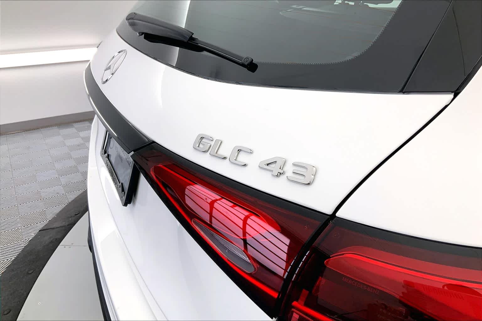 Thumbnail: 2025 Mercedes-Benz GLC - 22