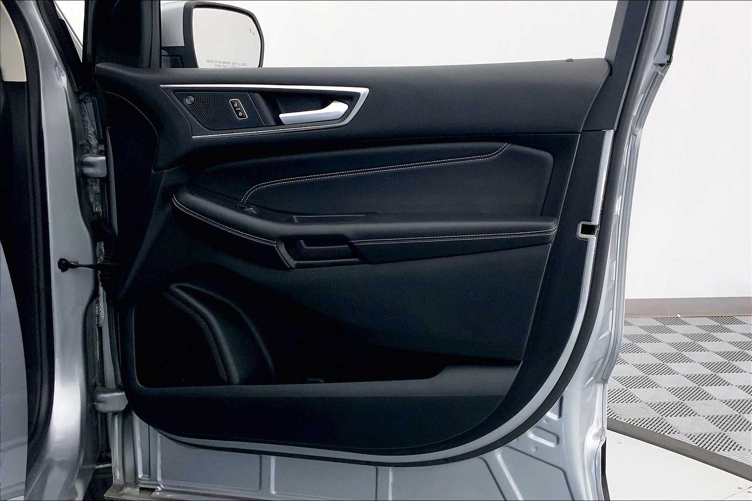 Thumbnail: 2024 Ford Edge - 23