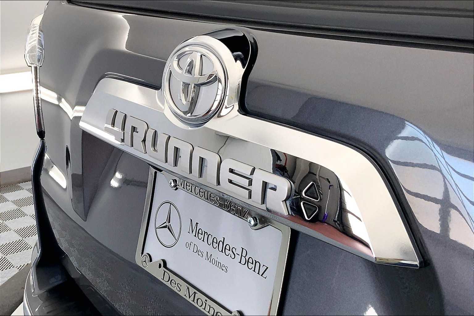 Thumbnail: 2021 Toyota 4Runner - 7