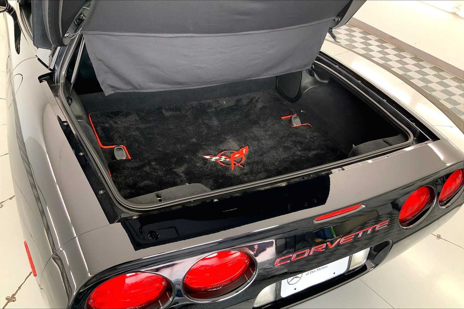 Thumbnail: 2004 Chevrolet Corvette - 17